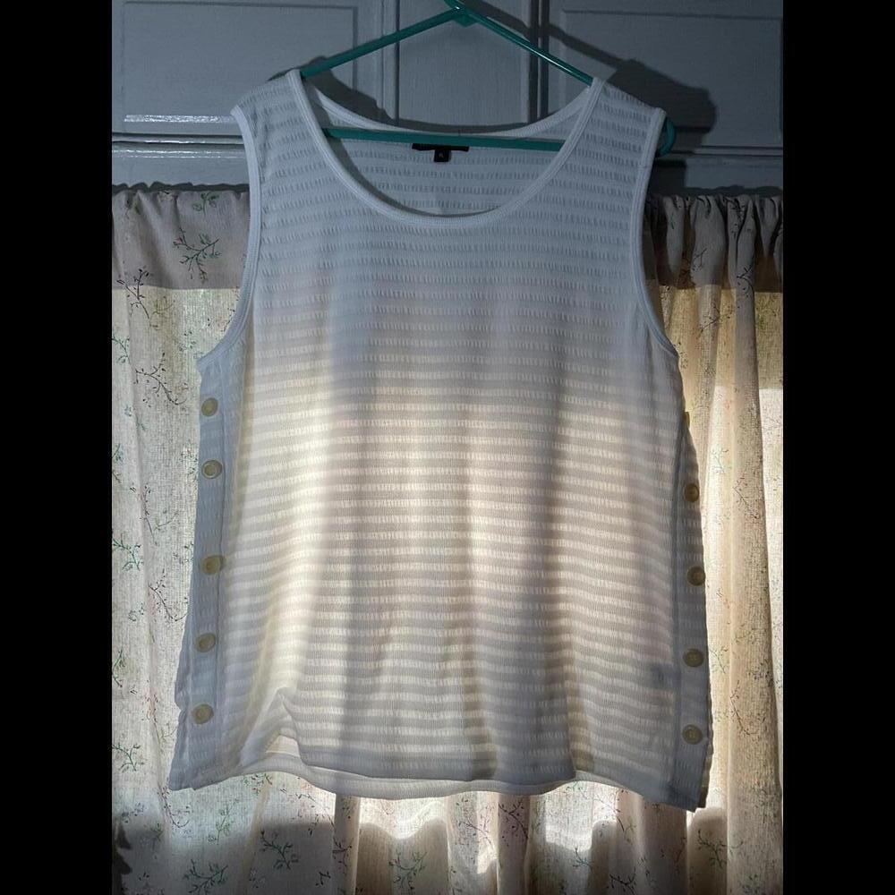 Tint and Shadow White Textured Sleeveless Blouse with side ButtonS XL - Picture 1 of 8